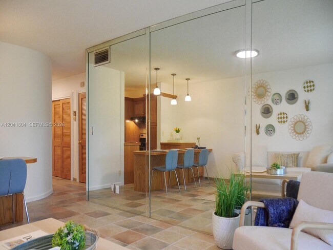 Photo - 2161 NE 68th St Unit 306