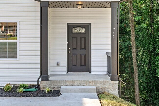 Photo - Beautiful 3 Bedroom Home For Rent Near Downtown Clarksville!