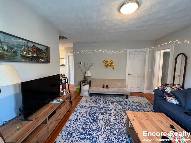 Photo - 305 Highland Ave Unit 3