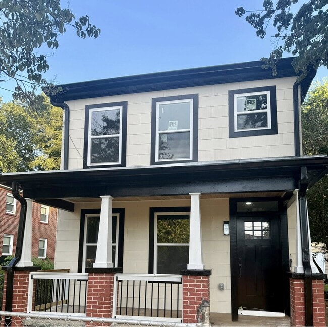 Photo - 212 Glover St