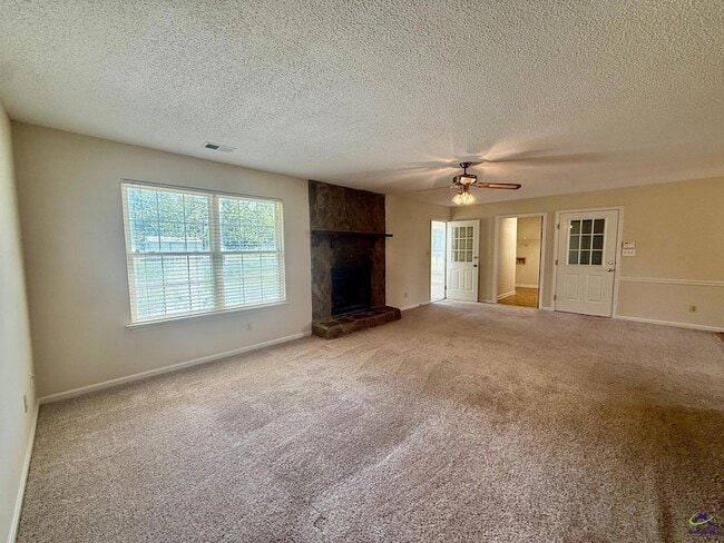 Photo - 104 Water Dr