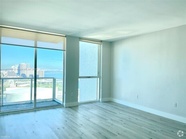 Building Photo - 1 br, 1 bath Condo - 244 Biscayne Blvd Apt... Unit Apt 3404