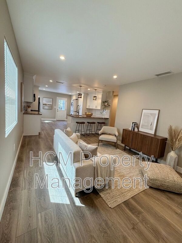 Photo - 874-876 North Orange St