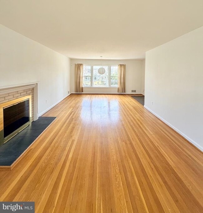 Photo - 3125 N Nottingham St