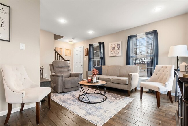 Photo - 98 Poplar St