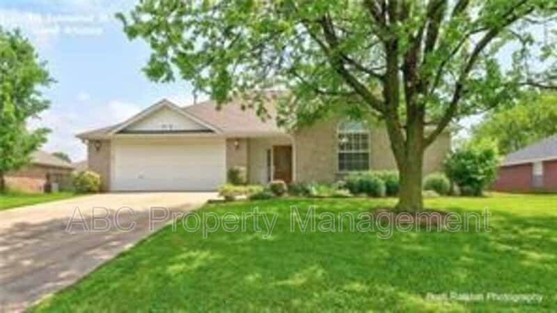 Photo - 313 Summerset St