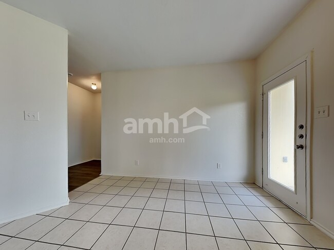 Photo - 617 Chestnut Ct