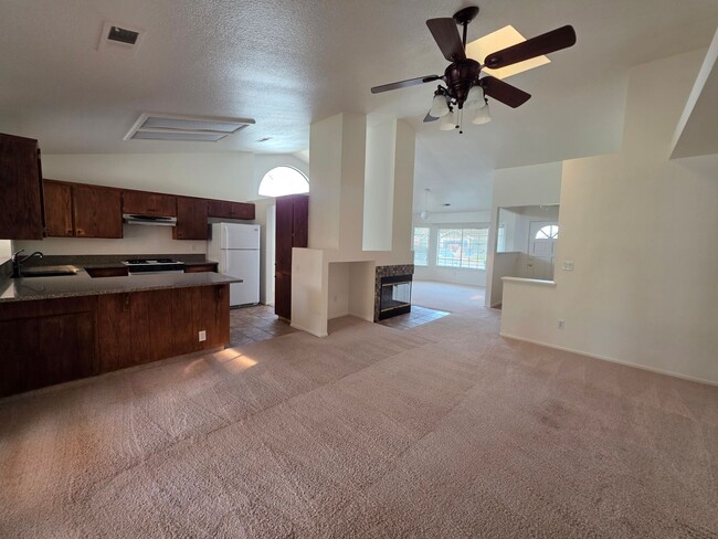 Photo - ***New Listing*** 3 Bedroom 2 Bath home in SW Visalia!!! Yard Care Included!