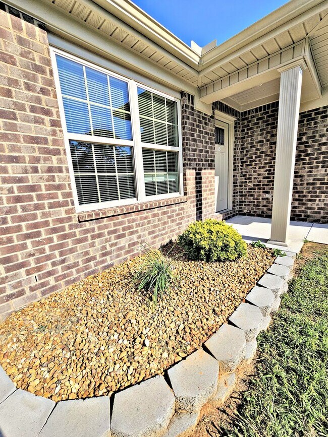 717 Iron Wood Dr