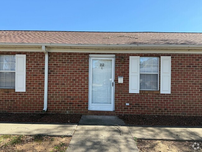 Building Photo - Two bed, 1 bath flat in Graham Unit C Rental