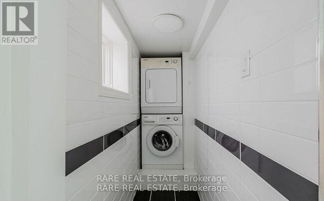 Photo - 538 Roxton Rd