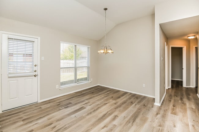 Photo - 1306 Indian Wells Tr