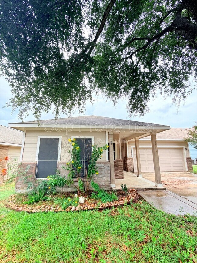 Building Photo - 6711 Buckhorn Cliff