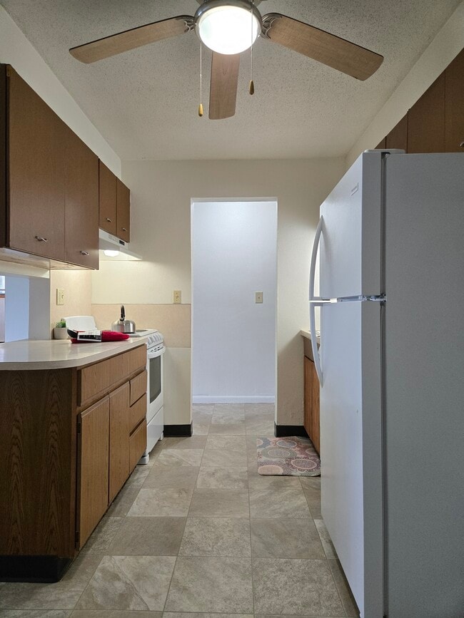 $859, 2 Bed Available Today!