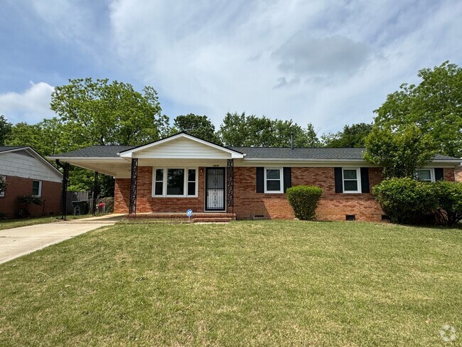 Building Photo - Beautifully Renovated 4 Bedroom Home