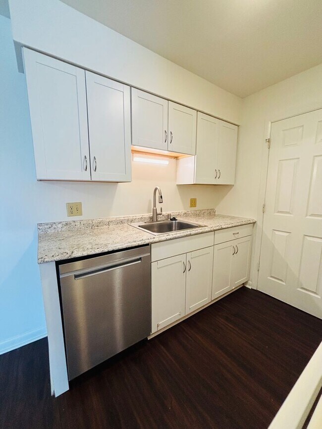 Photo - 207 Wharton St SE