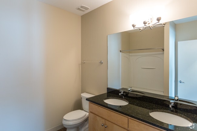 2br2.5ba-Marquee18-1313-Bathroom
