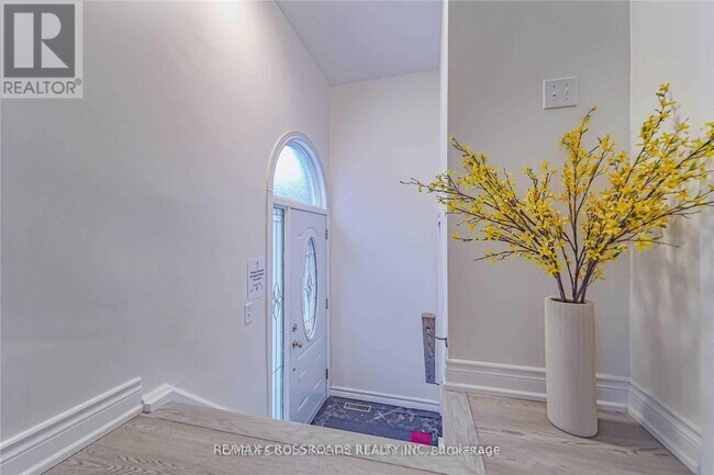 Photo - 30 Pindar Crescent