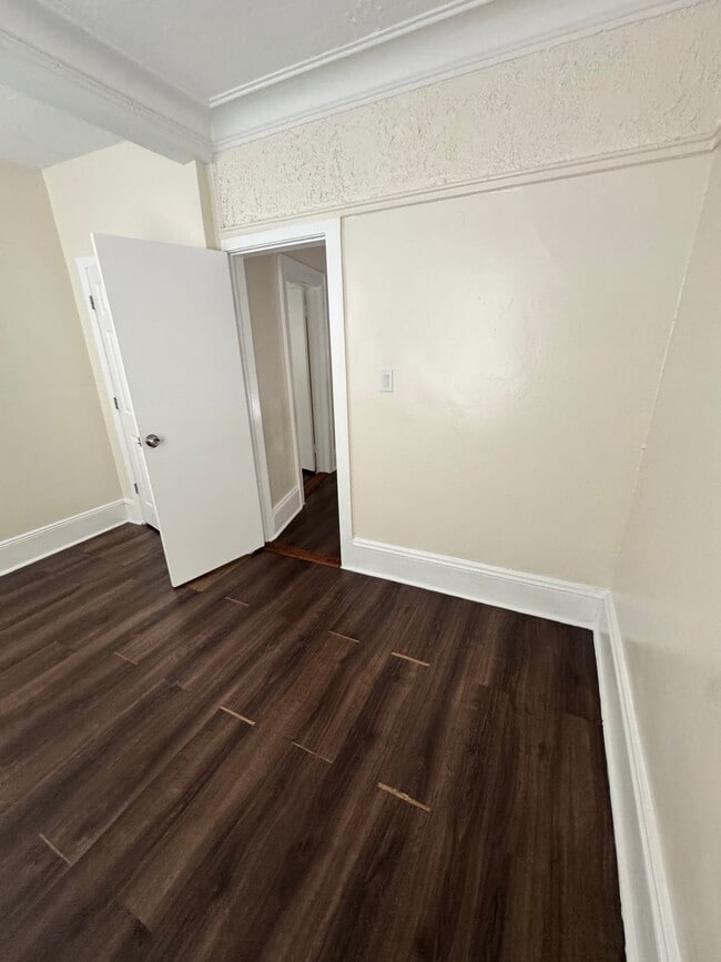 Photo - 119-10 Farmers Blvd