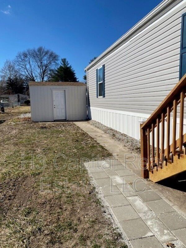 Photo - 524 Chickadee St