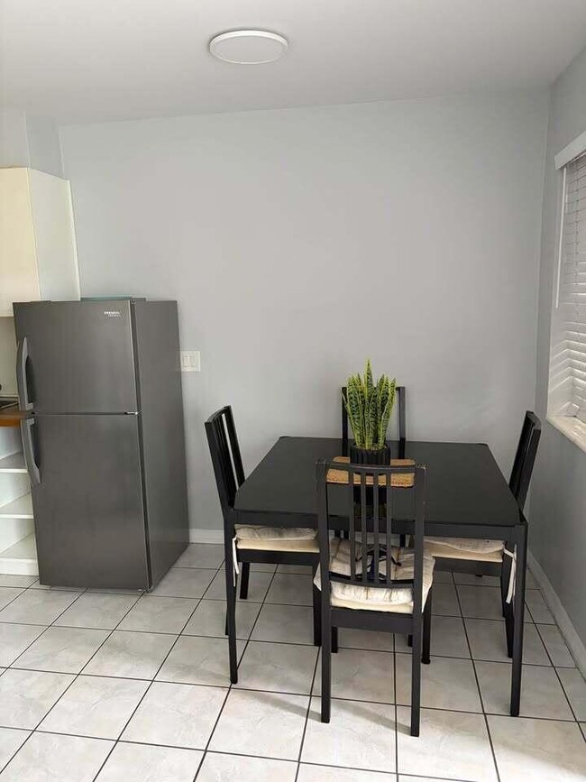 Photo - 2213 Lincoln St Unit 6