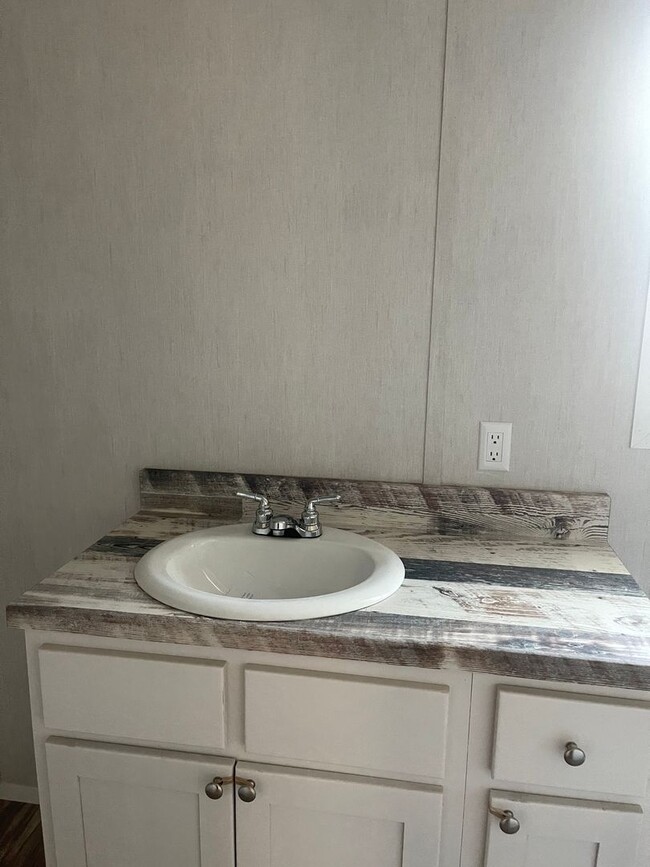 Photo - LUXURY MOBILE HOME  1 Bedroom/ 1 Bath