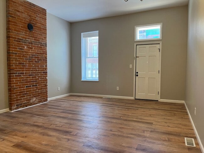 Photo - 2 Bedroom/1 Bath in Soulard - Washer+Dryer in Unit! Unidad 2405 1FL