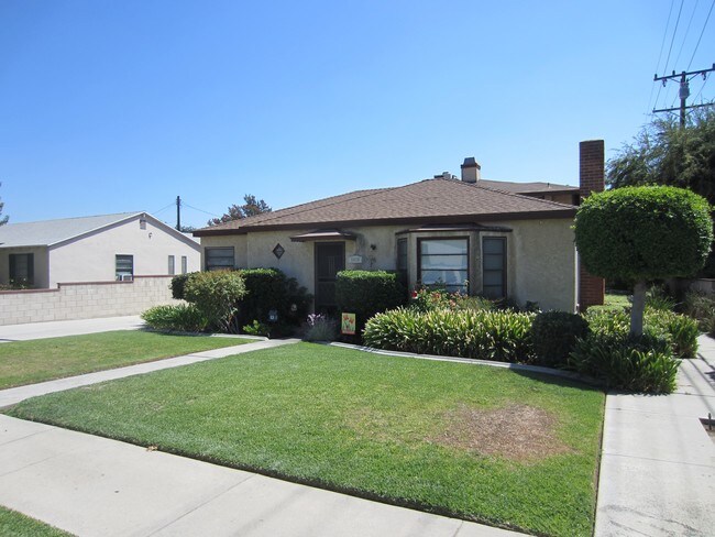 Photo - 9420 Woodruff Ave