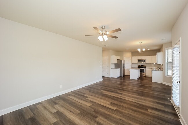 Photo - 425 Flowery Branch Ct