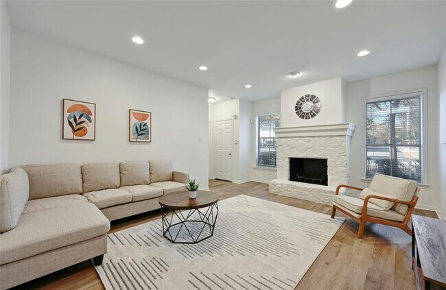 Building Photo - 2529 Rio Grande St Unit 35