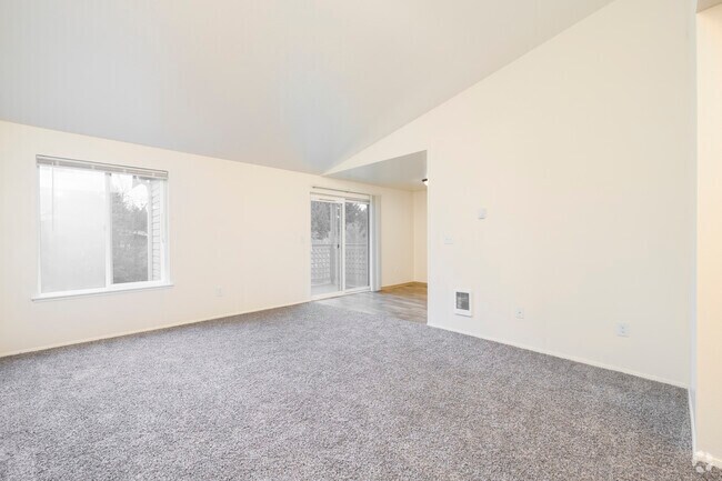 3BR, 2BA - 1,050SF - Living Room