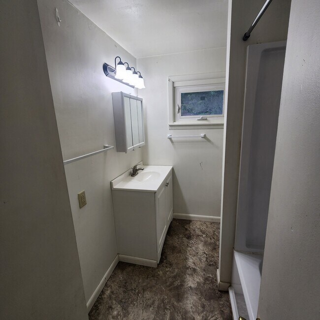 Photo - 379 W Main St Unit Apt 5