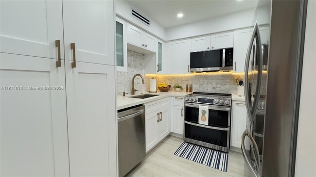 Photo - 5161 Collins Ave Unit 715
