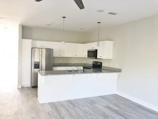 Photo - Gorgeous 3 Bedroom 2.5 Bath Townhome