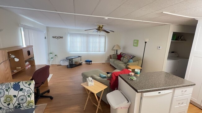 Photo - Beautiful 2 bedroom 2 bath mobile home for rent in 55+ community in south Tampa