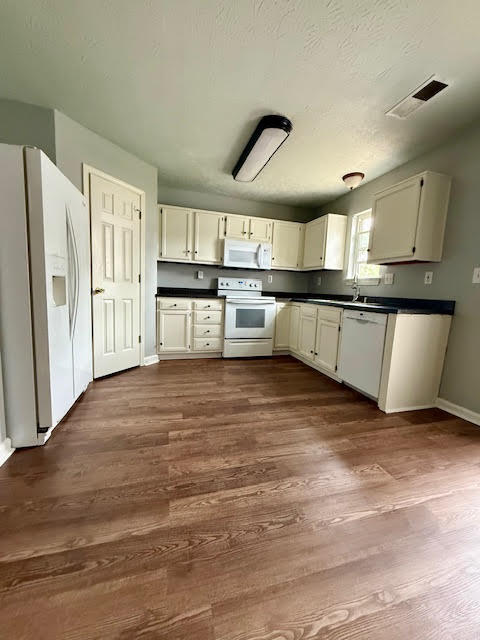 Kitchen - 516 Dabney Dr