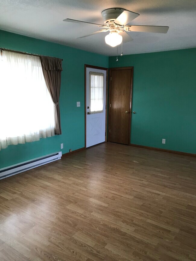 Photo - 4610 S County Line Rd W