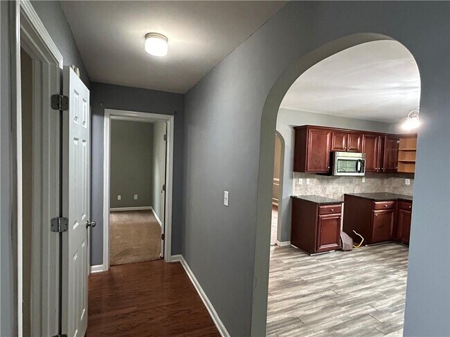 Photo - 1040 Baltic Way