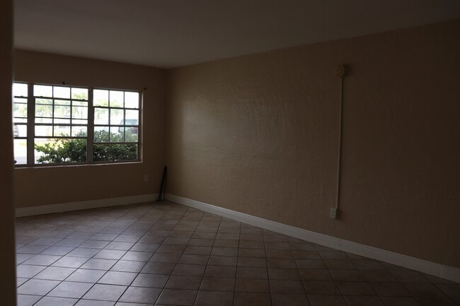 Photo - 4923 Vincennes Ct Unit 2