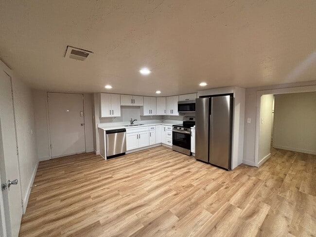 Building Photo - 2396 S 300 E Unit 2