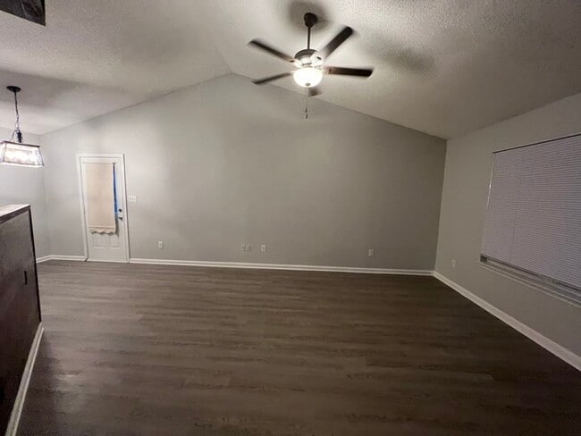 Building Photo - 7011 Village Ln