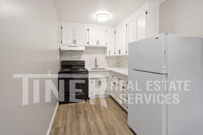 Photo - 1111 W St Unit #4