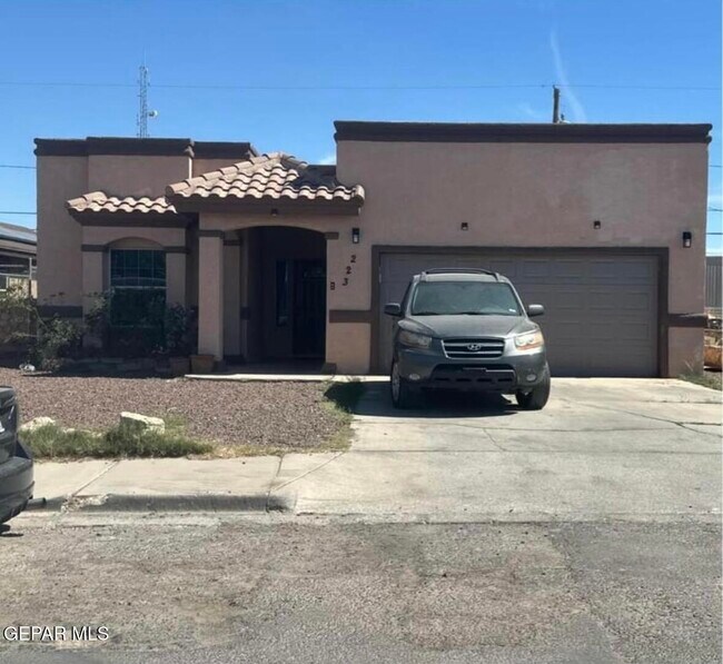 Photo - 223 Gonzales St