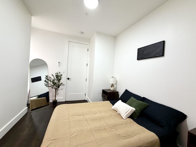 Building Photo - 272 Hoboken Ave Unit 2