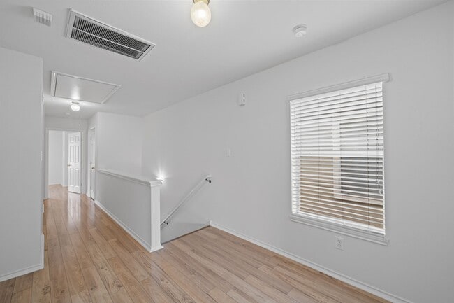 Photo - 1719 Redwing Pines Dr