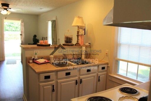 Photo - 335 Granbury St