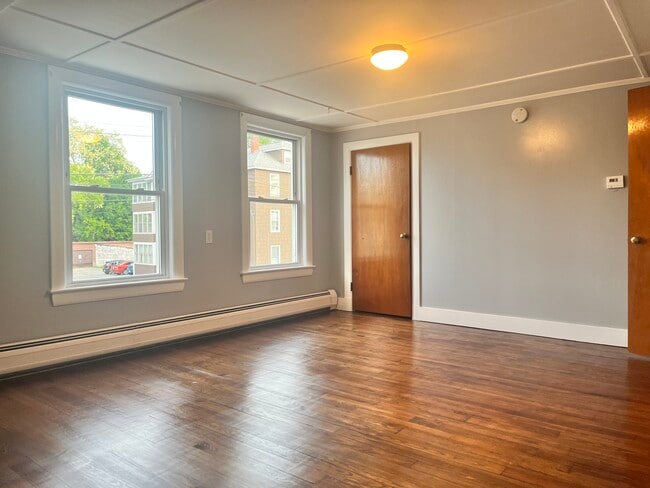 26 Halifax St Unit 2