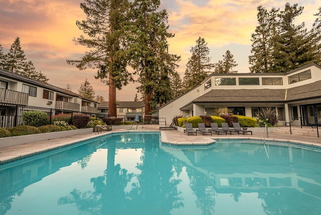 Building Photo - Riley Square