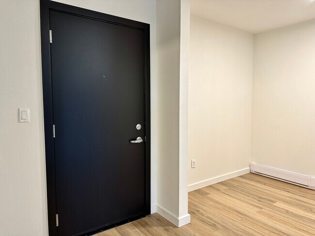 Photo - Updated 1 bedroom + Den! Parking included!... Unidad 408