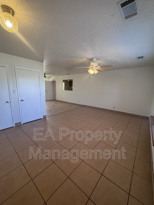 Photo - 1702 Halo Cir SE
